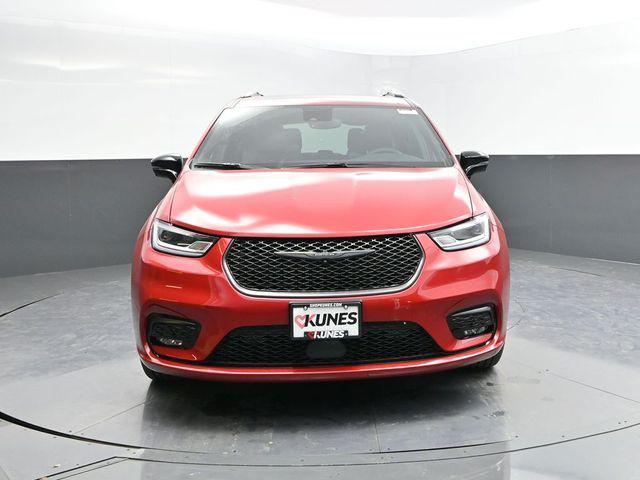 new 2026 Chrysler Pacifica car, priced at $49,627