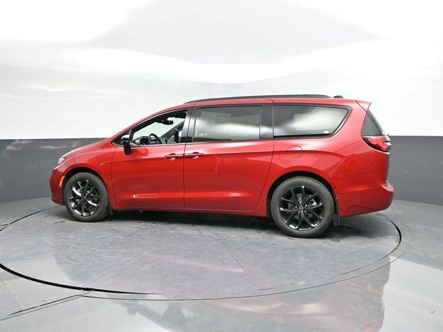 new 2026 Chrysler Pacifica car, priced at $49,627