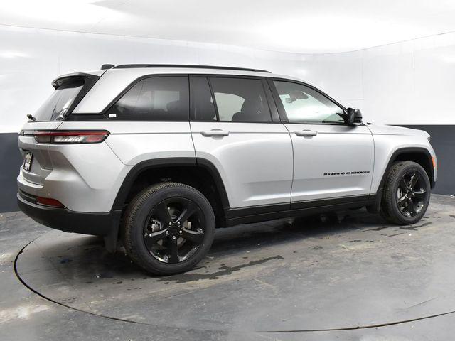 new 2025 Jeep Grand Cherokee car, priced at $43,305