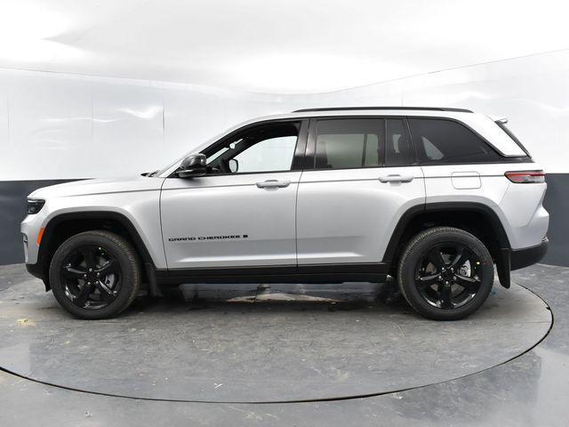 new 2025 Jeep Grand Cherokee car, priced at $43,305