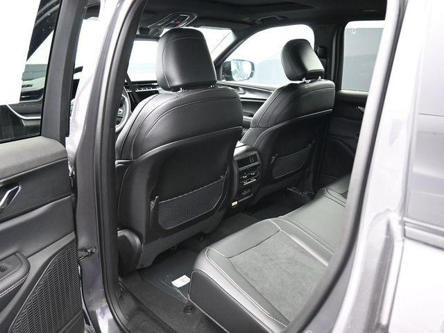 new 2025 Jeep Grand Cherokee car, priced at $44,225