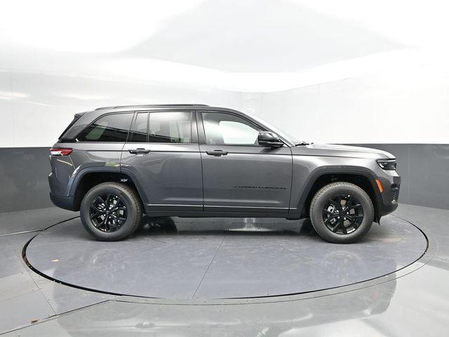 new 2025 Jeep Grand Cherokee car, priced at $44,225