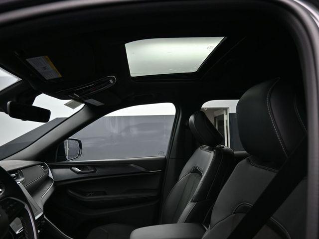 new 2025 Jeep Grand Cherokee car, priced at $44,225