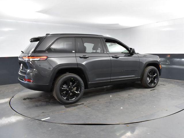 new 2025 Jeep Grand Cherokee car, priced at $50,081