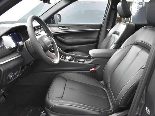 new 2025 Jeep Grand Cherokee car, priced at $50,081