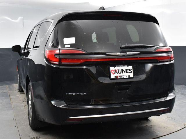 new 2025 Chrysler Pacifica car, priced at $46,852