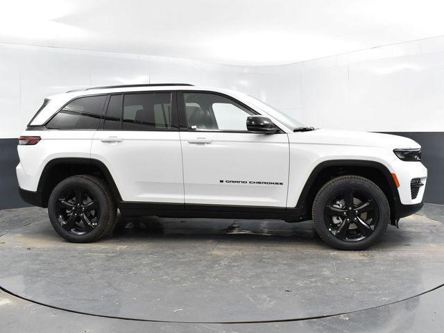 new 2025 Jeep Grand Cherokee car, priced at $48,226