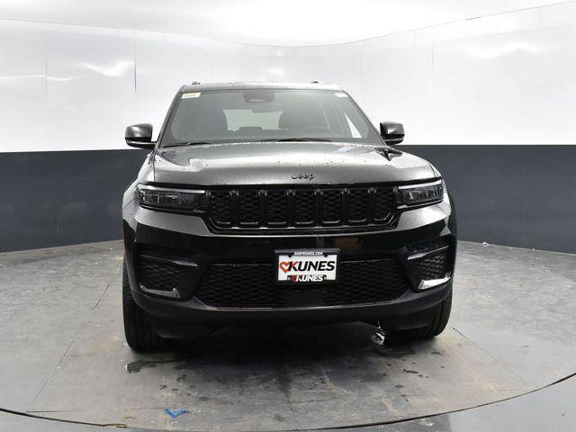 new 2025 Jeep Grand Cherokee car, priced at $41,301