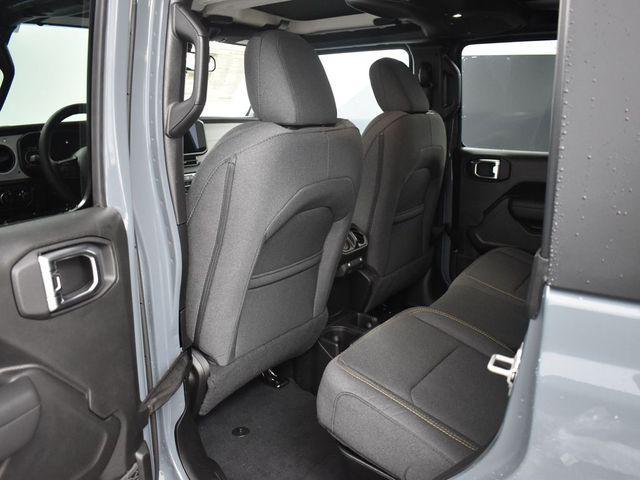new 2025 Jeep Gladiator car, priced at $49,913