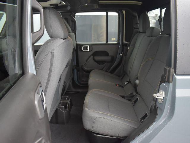 new 2025 Jeep Gladiator car, priced at $49,913