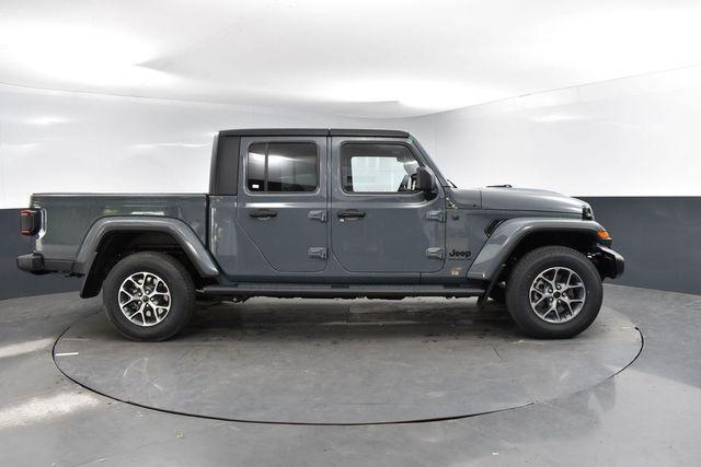 new 2025 Jeep Gladiator car, priced at $49,913