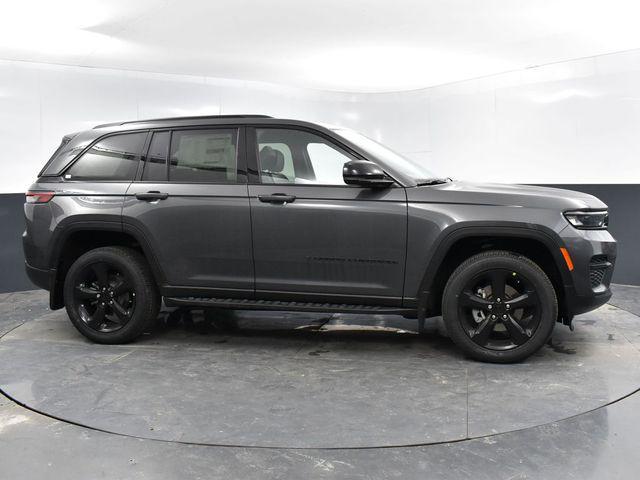 new 2025 Jeep Grand Cherokee car, priced at $44,933