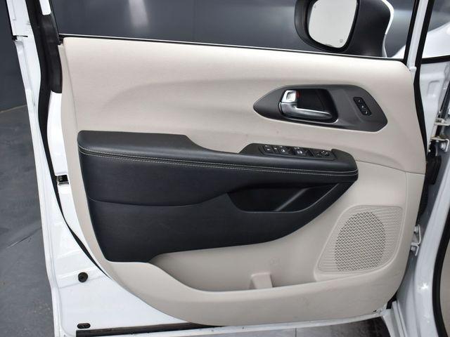 used 2023 Chrysler Pacifica car, priced at $23,172