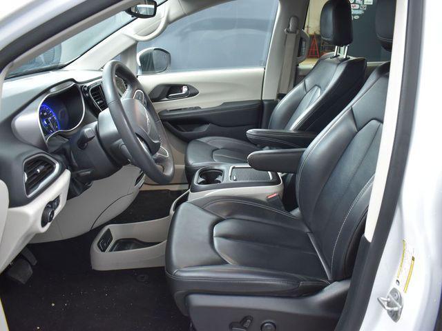 used 2023 Chrysler Pacifica car, priced at $23,172