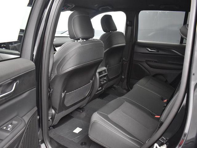 new 2025 Jeep Grand Cherokee car, priced at $37,528