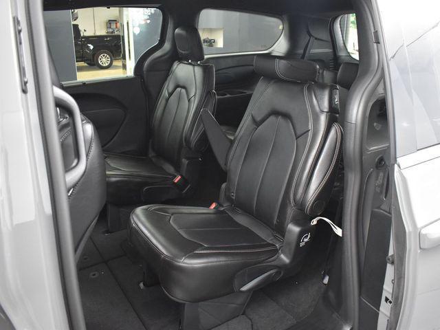 new 2025 Chrysler Pacifica car, priced at $38,315