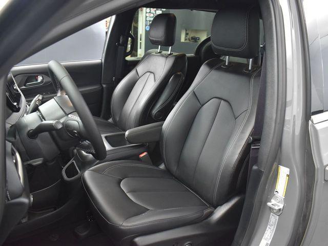 new 2025 Chrysler Pacifica car, priced at $38,315