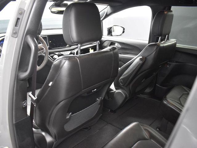 new 2025 Chrysler Pacifica car, priced at $38,315