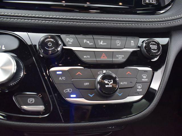 new 2025 Chrysler Pacifica car, priced at $38,315