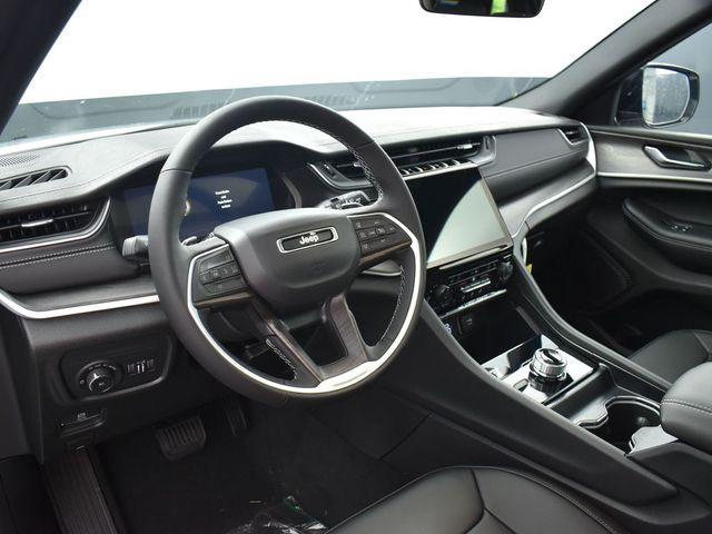 new 2025 Jeep Grand Cherokee car, priced at $44,530