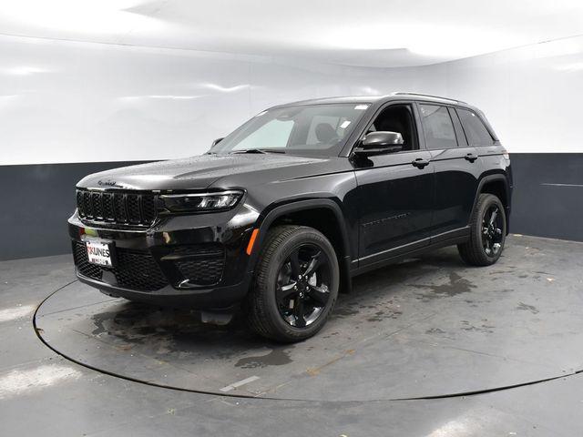 new 2025 Jeep Grand Cherokee car, priced at $44,520