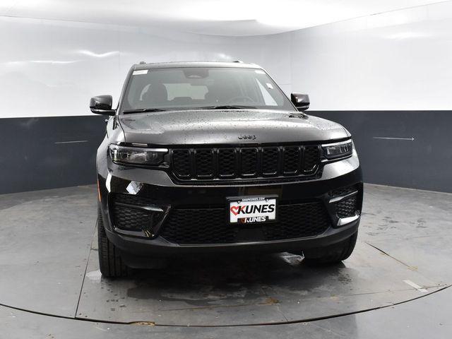 new 2025 Jeep Grand Cherokee car, priced at $44,520