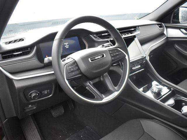 new 2025 Jeep Grand Cherokee car, priced at $44,520