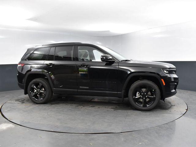 new 2025 Jeep Grand Cherokee car, priced at $44,520