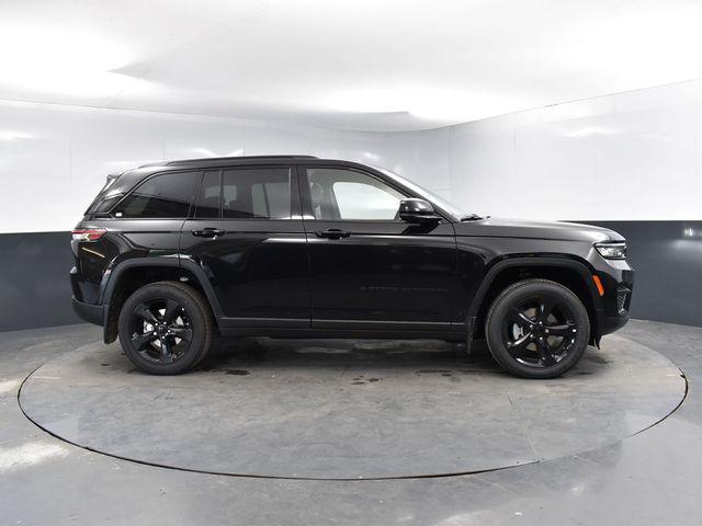 new 2025 Jeep Grand Cherokee car, priced at $46,381