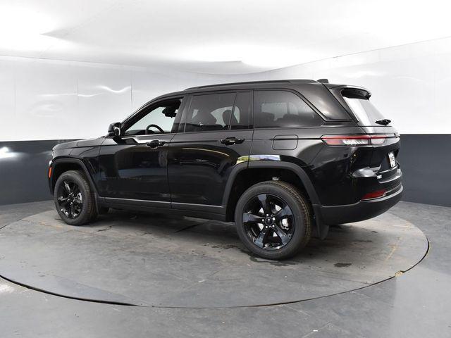 new 2025 Jeep Grand Cherokee car, priced at $46,381