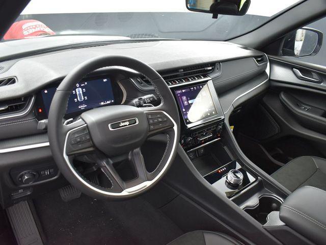 new 2025 Jeep Grand Cherokee car, priced at $46,381