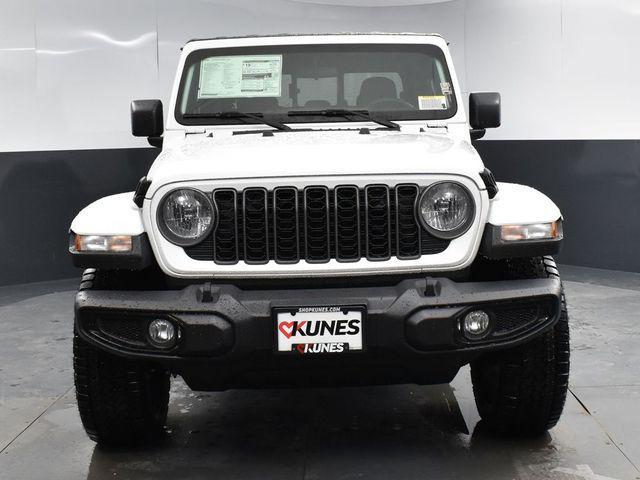 new 2025 Jeep Gladiator car, priced at $41,445