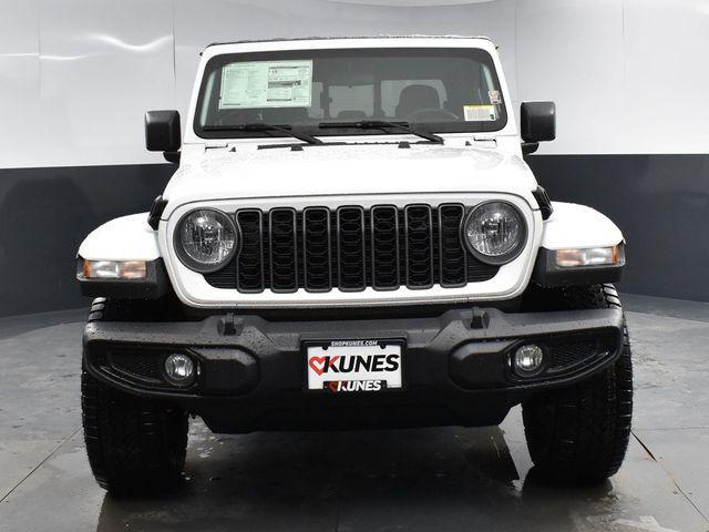 new 2025 Jeep Gladiator car, priced at $41,445