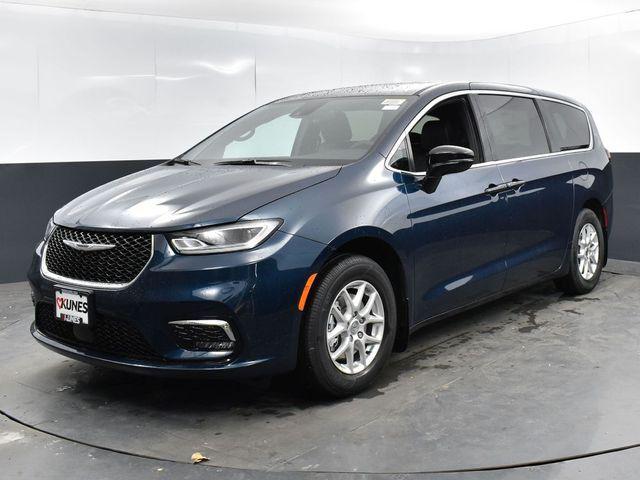 new 2025 Chrysler Pacifica car, priced at $39,854