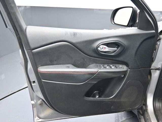 used 2016 Jeep Cherokee car, priced at $13,698