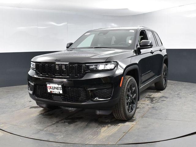 new 2025 Jeep Grand Cherokee car, priced at $45,015