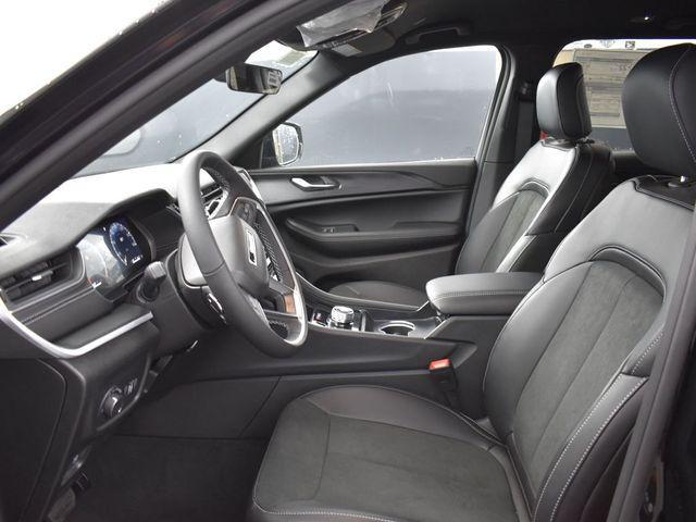 new 2025 Jeep Grand Cherokee car, priced at $45,015