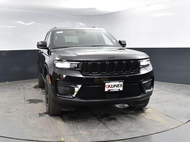 new 2025 Jeep Grand Cherokee car, priced at $45,015