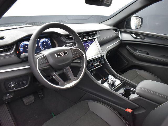 new 2025 Jeep Grand Cherokee car, priced at $45,015