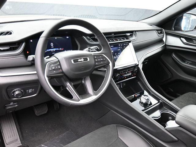 new 2025 Jeep Grand Cherokee car, priced at $42,150
