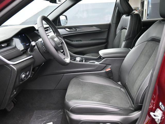 new 2025 Jeep Grand Cherokee car, priced at $42,150