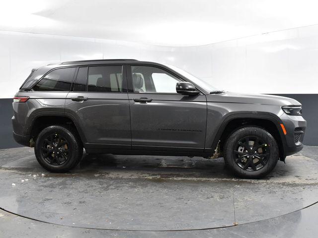 new 2025 Jeep Grand Cherokee car, priced at $41,504