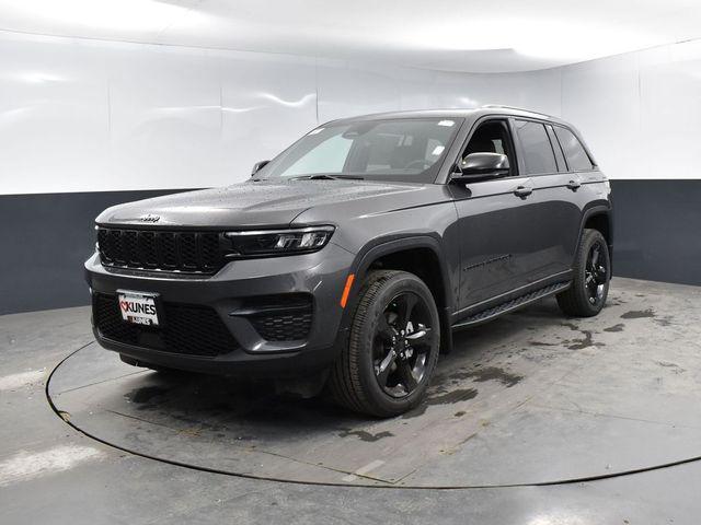 new 2025 Jeep Grand Cherokee car, priced at $47,143