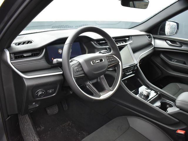 new 2025 Jeep Grand Cherokee car, priced at $47,143