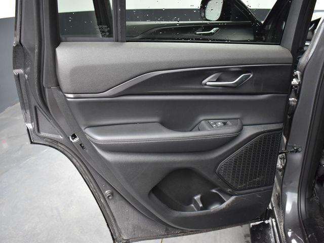 new 2025 Jeep Grand Cherokee car, priced at $47,143