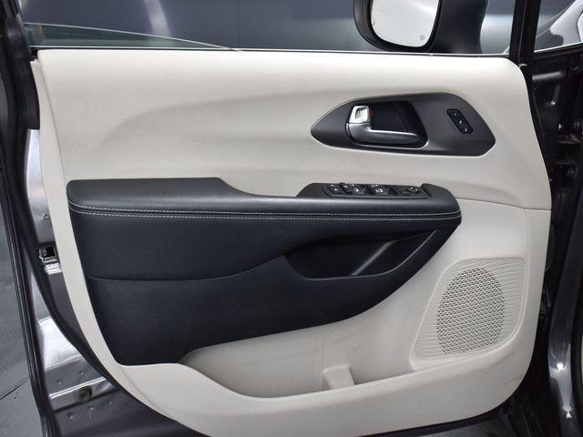 used 2023 Chrysler Pacifica car, priced at $23,297