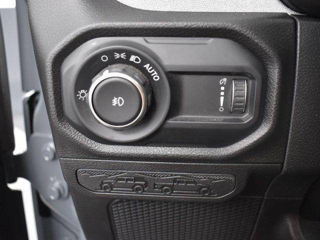 new 2025 Jeep Wrangler car, priced at $46,158