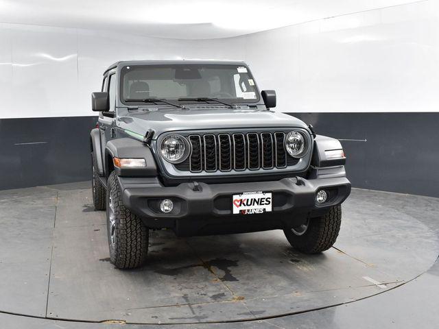 new 2025 Jeep Wrangler car, priced at $46,158