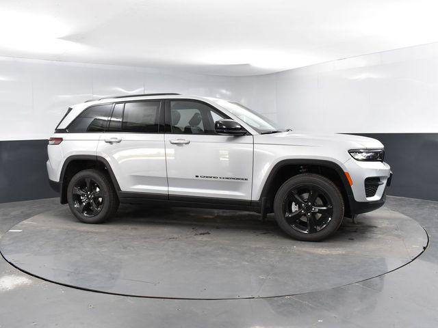 new 2025 Jeep Grand Cherokee car, priced at $40,636