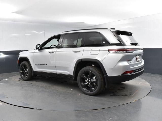 new 2025 Jeep Grand Cherokee car, priced at $40,636